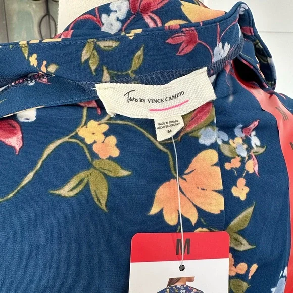 Vince Camuto Floral Blouse - Picture 7 of 7